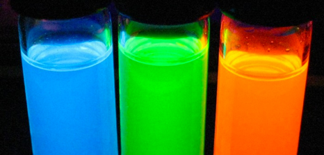 Quantum Dots emit much brighter and longer-lasting fluorescence than the dyes typical used in STORM imaging. (Nanotech Magazine)